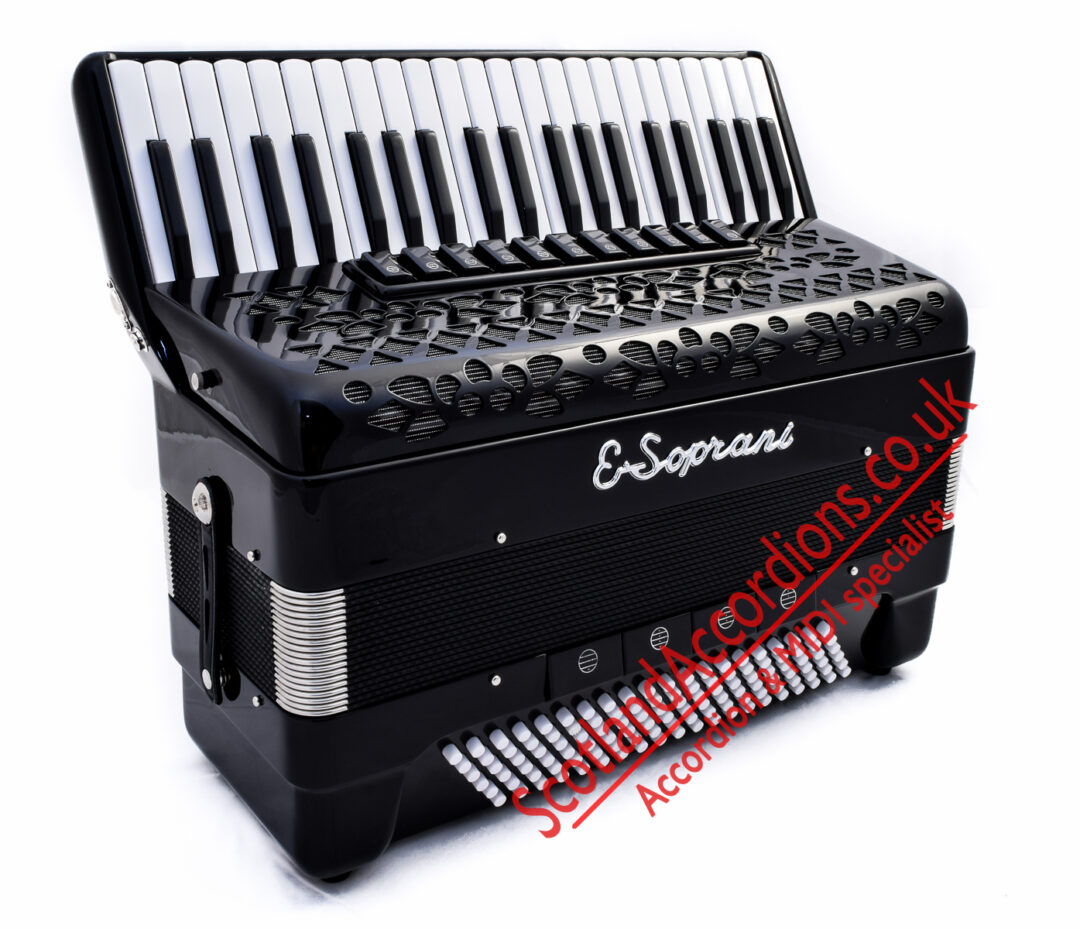 E. Soprani 4 voice 120 bass black piano accordion