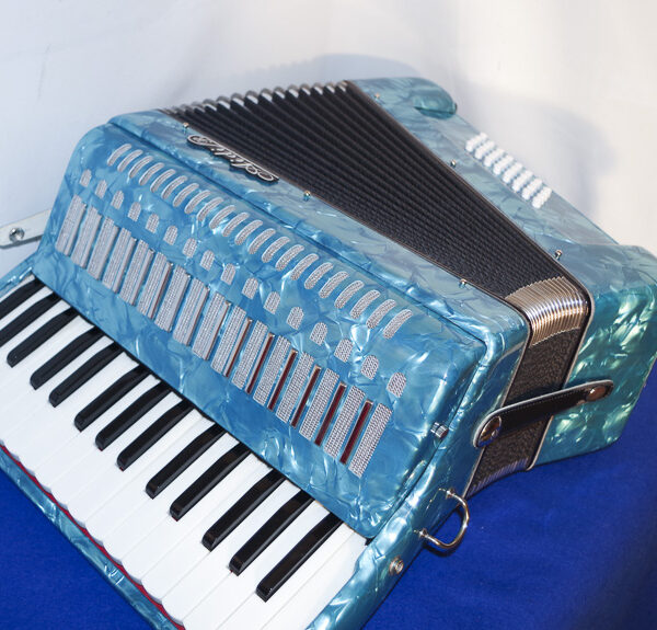 Aidi 2 voice 32-32 blue piano accordion