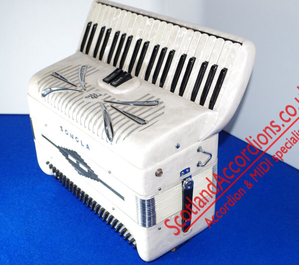 Sonola compact 120 bass piano accordion white