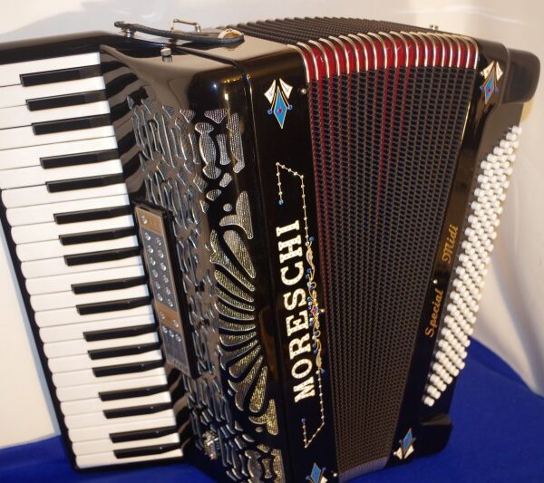 Moreschi reedless decorated lightweight accordion